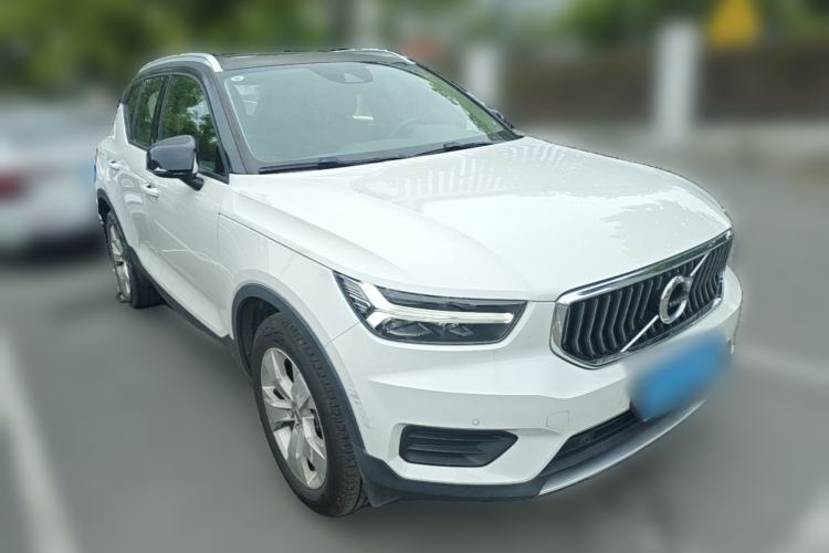 Used Volvo XC40 2020 T3 Smart & Stylish Edition Front Right 45 Deg