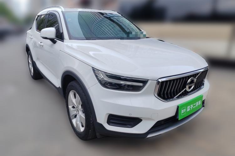 Used Volvo XC40 2020 T3 Smart & Stylish Edition Front Right 45 Deg