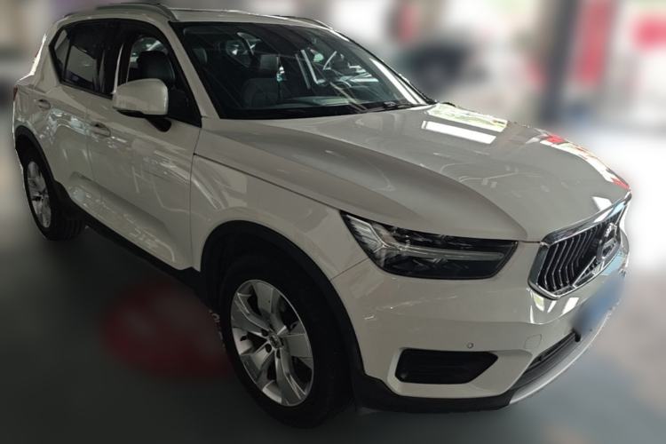 Used Volvo XC40 2020 T3 Smart & Stylish Edition Front Right 45 Deg