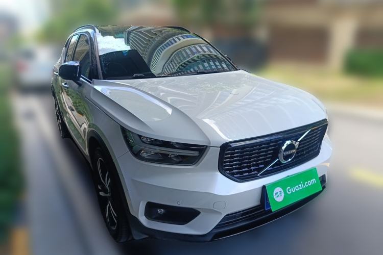 Used Volvo XC40 2020 T5 4x4 Zhiya Sport Edition Front Right 45 Deg