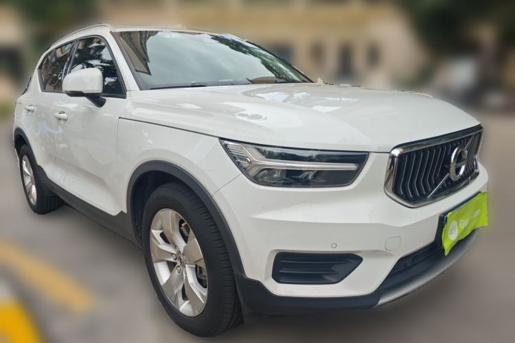 Used Volvo XC40 2020 T3 Smart & Stylish Edition Front Right 45 Deg