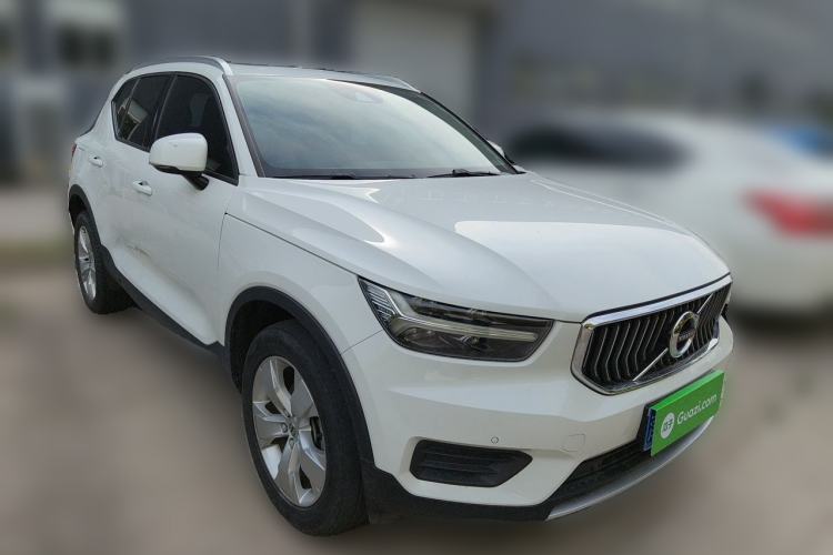 Used Volvo XC40 2020 T3 Smart & Stylish Edition Front Right 45 Deg