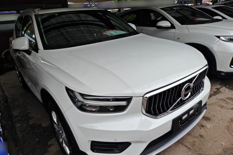 Used Volvo XC40 2020 T3 Smart & Stylish Edition Front Right 45 Deg