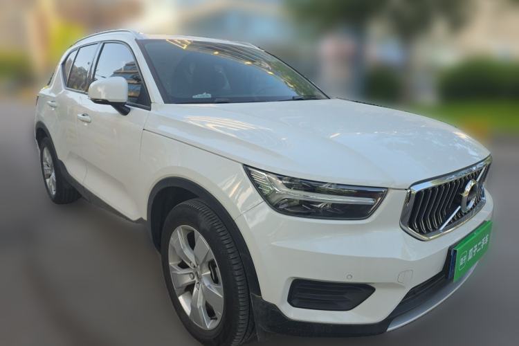 Used Volvo XC40 2020 T3 Smart & Stylish Edition Front Right 45 Deg