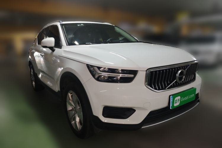 Used Volvo XC40 2020 T3 Smart & Stylish Edition Front Right 45 Deg