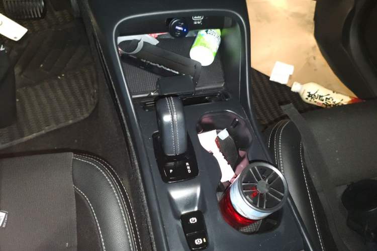 Used Volvo XC40 2020 T3 Smart & Stylish Edition Gear Lever