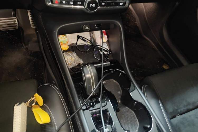 Used Volvo XC40 2020 T4 4x4 Smart Luxury Sport Edition Gear Lever