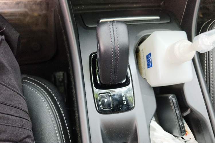 Used Volvo XC40 2020 T3 Smart & Stylish Edition Gear Lever