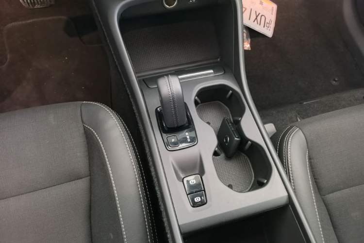 Used Volvo XC40 2020 T3 Smart & Stylish Edition Gear Lever