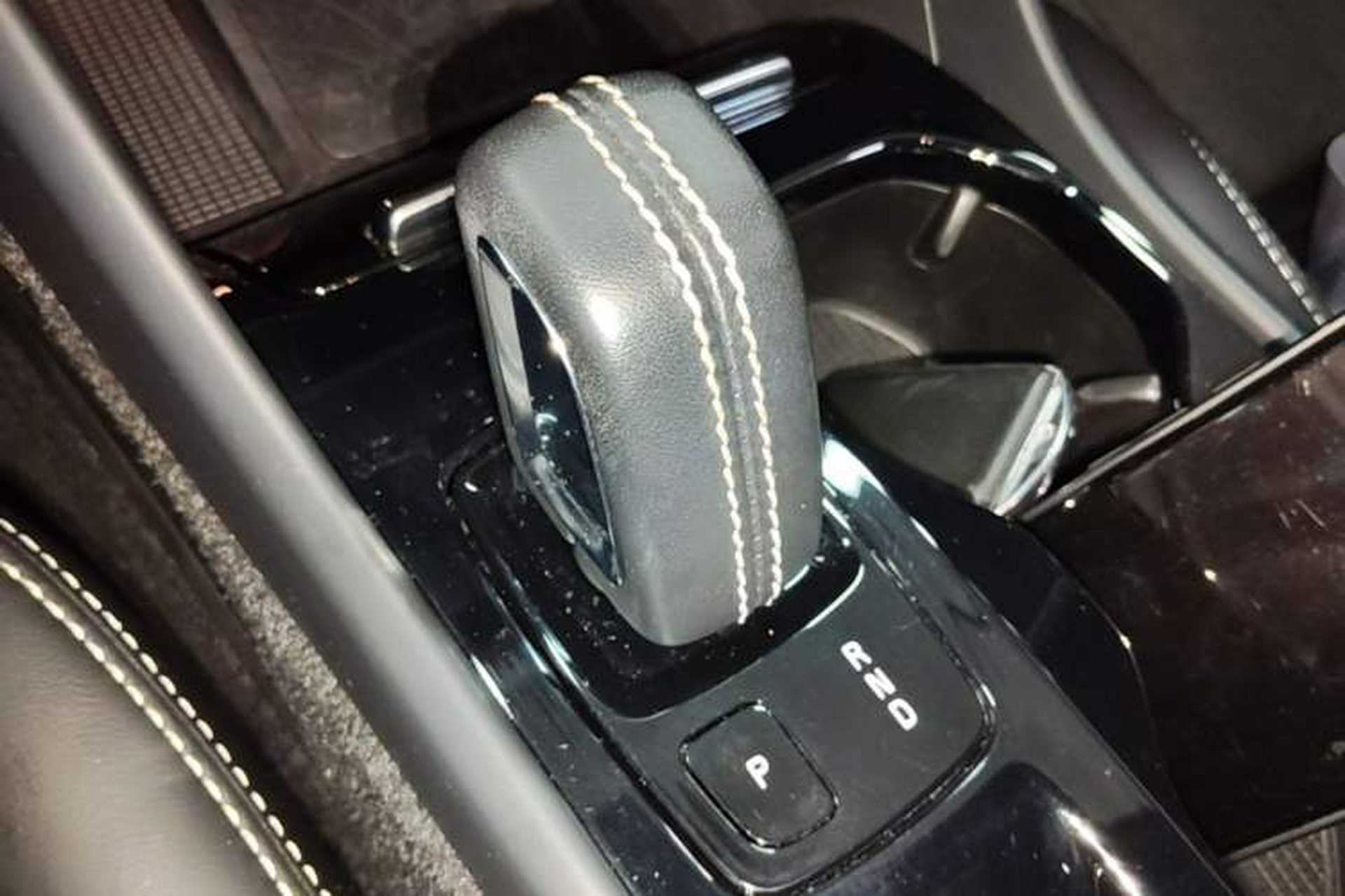 Used Volvo XC40 2020 T4 4x4 Smart Luxury Sport Edition Gear Lever