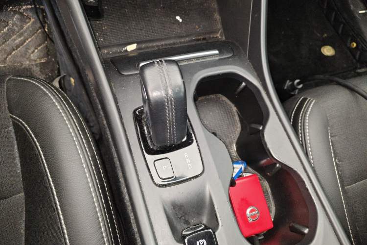 Used Volvo XC40 2020 T3 Smart & Stylish Edition Gear Lever