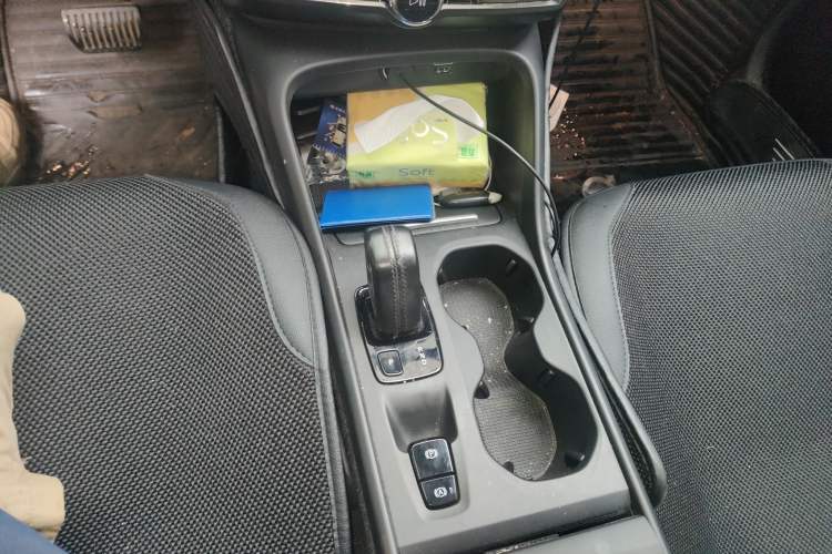Used Volvo XC40 2020 T3 Smart & Stylish Edition Gear Lever