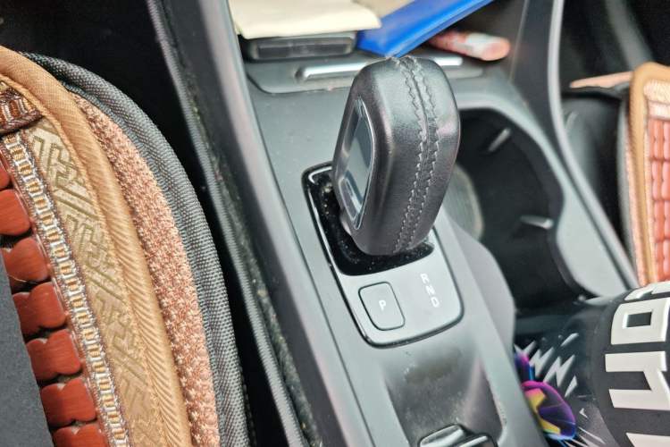 Used Volvo XC40 2020 T3 Smart & Stylish Edition Gear Lever