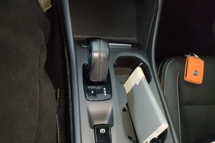 Used Volvo XC40 2020 T3 Smart & Stylish Edition Gear Lever