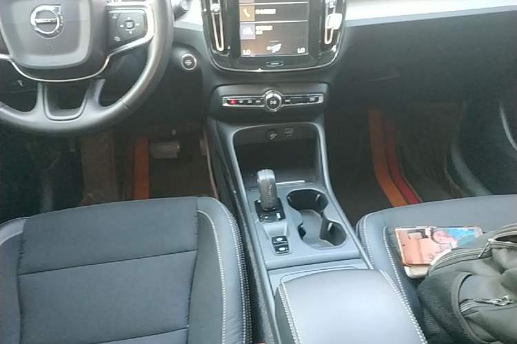 Used Volvo XC40 2020 T3 Smart & Stylish Edition Gear Lever