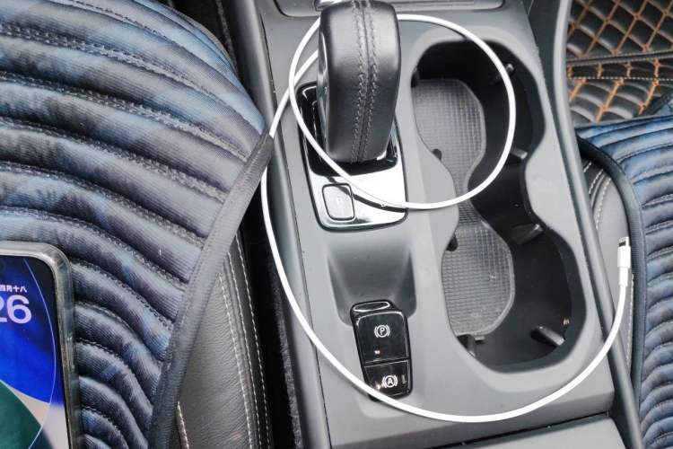 Used Volvo XC40 2020 T3 Smart & Stylish Edition Gear Lever