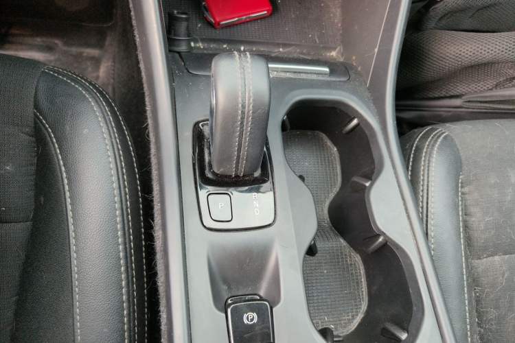 Used Volvo XC40 2020 T3 Smart & Stylish Edition Gear Lever