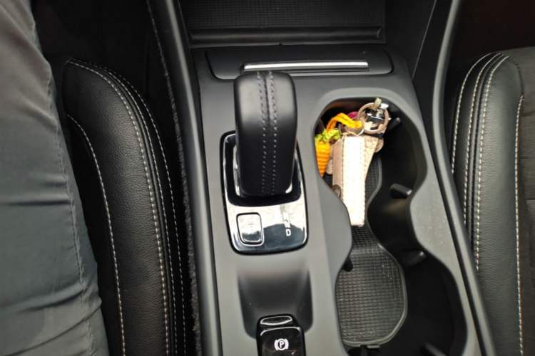 Used Volvo XC40 2020 T3 Smart & Stylish Edition Gear Lever