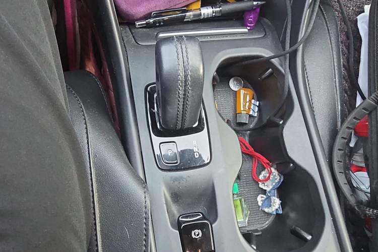 Used Volvo XC40 2020 T3 Smart & Stylish Edition Gear Lever