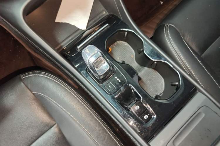 Used Volvo XC40 2020 T4 Four-Wheel Drive Smart Luxury Edition Gear Lever