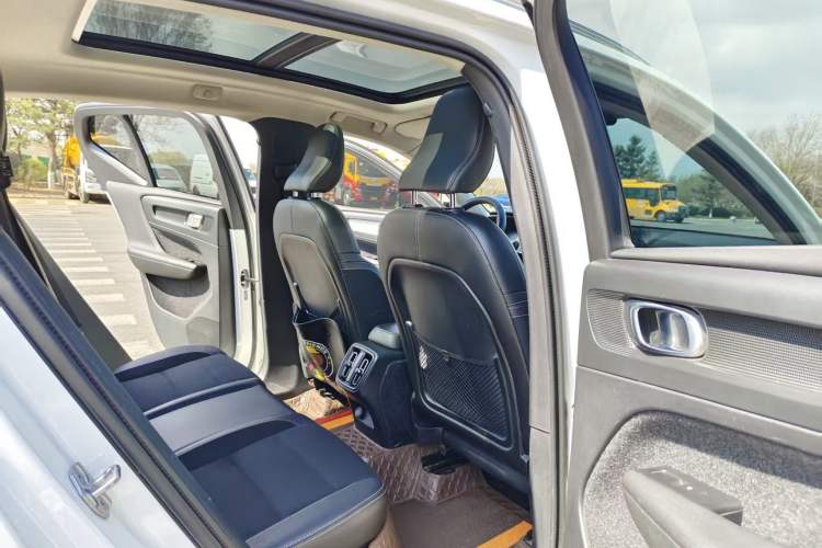 Used Volvo XC40 2020 T3 Smart & Stylish Edition Headliner