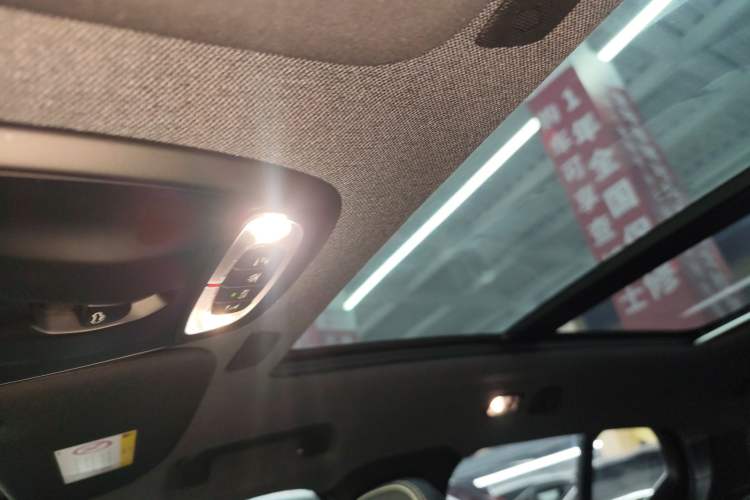 Used Volvo XC40 2020 T4 Four-Wheel Drive Smart & Sporty Edition Headliner