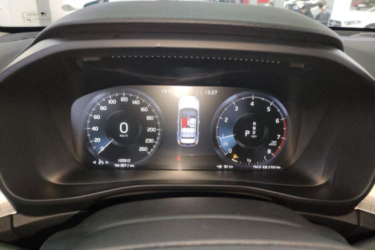Used Volvo XC40 2020 T3 Smart & Stylish Edition Instrument Cluster