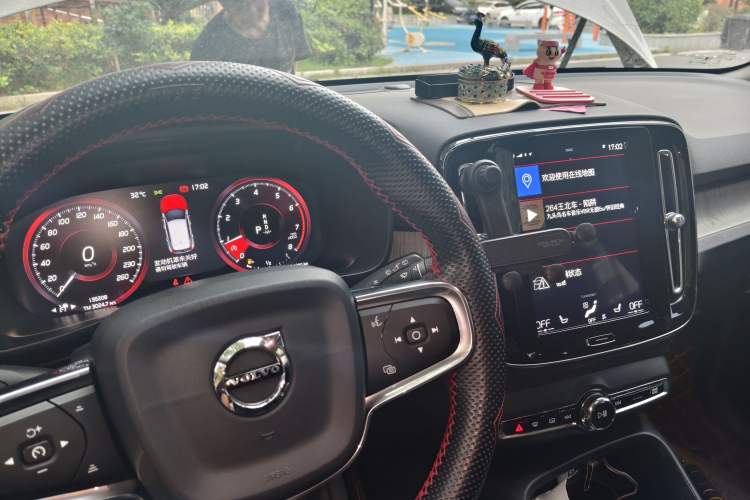 Used Volvo XC40 2020 T4 Four-Wheel Drive Smart & Sporty Edition Instrument Cluster