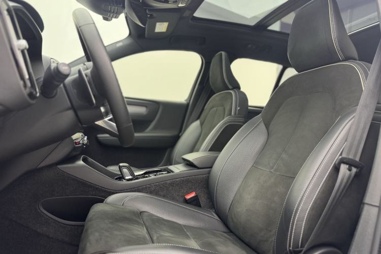 Used Volvo XC40 2020 T4 Four-Wheel Drive Smart & Sporty Edition Interior 1