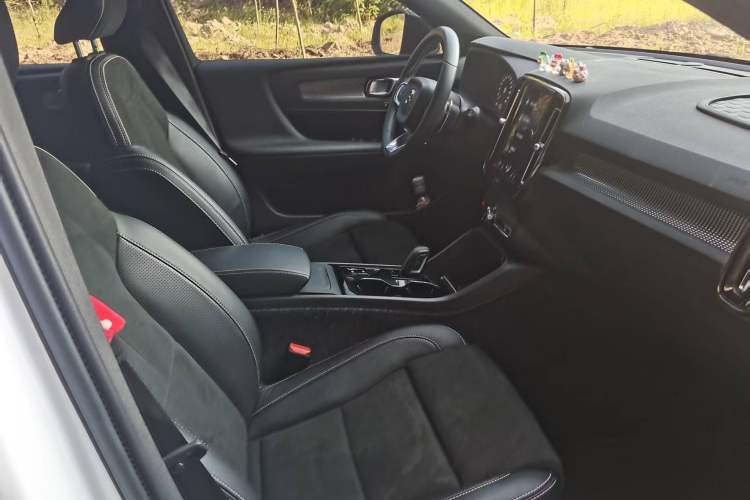 Used Volvo XC40 2020 T4 Four-Wheel Drive Smart & Sporty Edition Interior 1