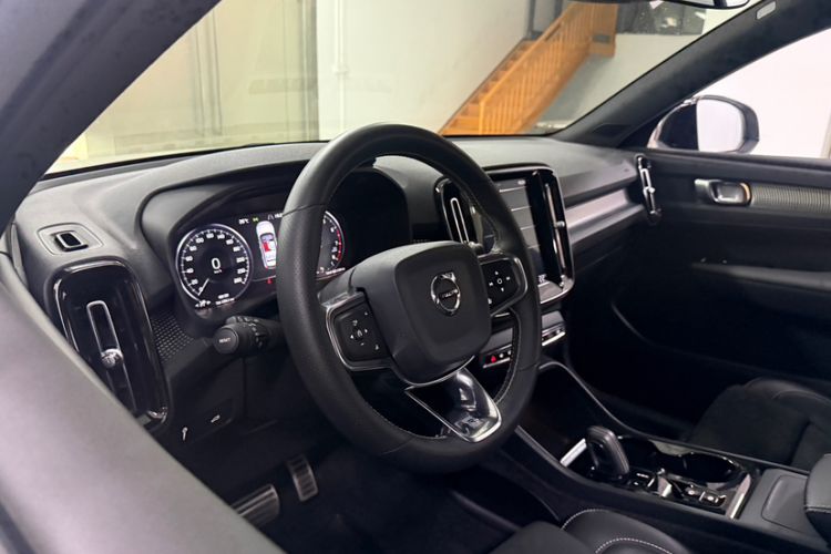 Used Volvo XC40 2020 T4 Four-Wheel Drive Smart & Sporty Edition Interior 1