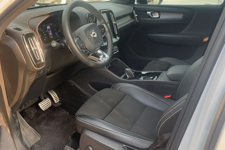 Used Volvo XC40 2020 T4 Four-Wheel Drive Smart & Sporty Edition Interior 1