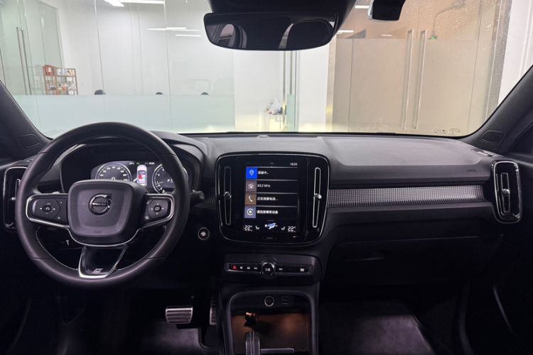 Used Volvo XC40 2020 T4 Four-Wheel Drive Smart & Sporty Edition Interior 10