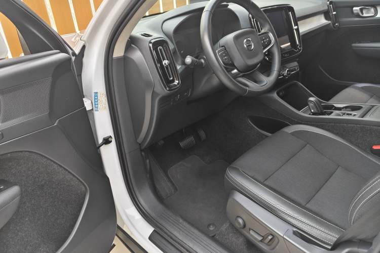 Used Volvo XC40 2020 T3 Smart & Stylish Edition Interior 4