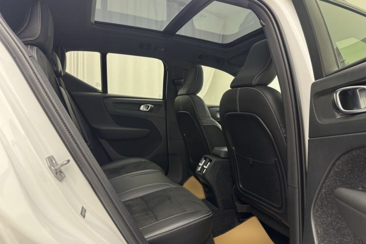 Used Volvo XC40 2020 T4 Four-Wheel Drive Smart & Sporty Edition Interior 5