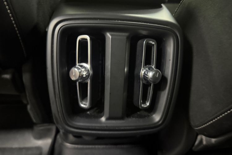 Used Volvo XC40 2020 T4 Four-Wheel Drive Smart & Sporty Edition Interior 6