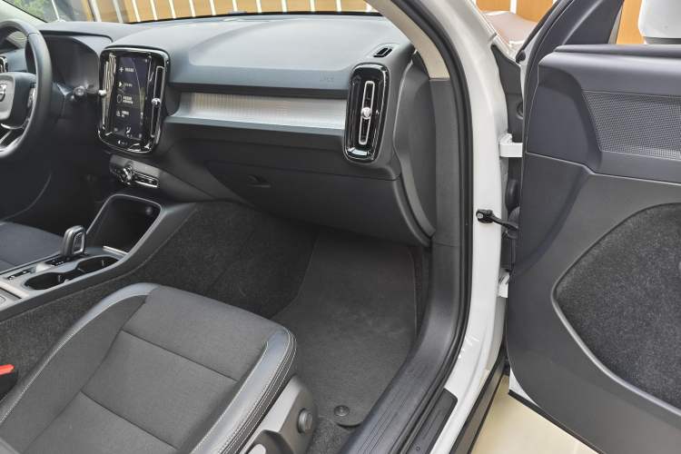 Used Volvo XC40 2020 T3 Smart & Stylish Edition Interior 9