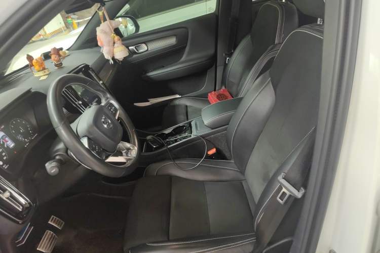 Used Volvo XC40 2020 T4 4x4 Smart Luxury Sport Edition Left Front Seat