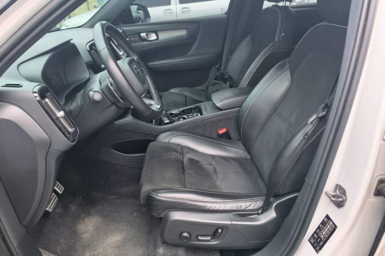 Used Volvo XC40 2020 T4 4x4 Smart Luxury Sport Edition Left Front Seat