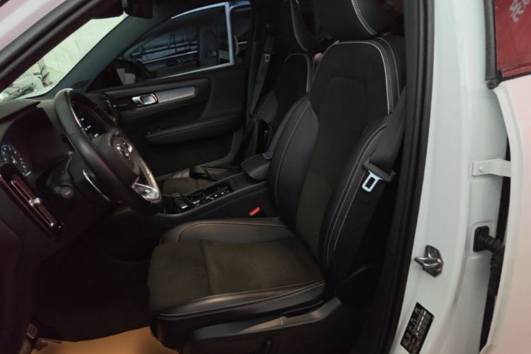 Used Volvo XC40 2020 T4 4x4 Smart Luxury Sport Edition Left Front Seat