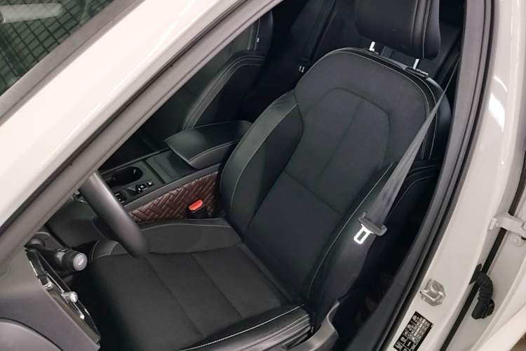 Used Volvo XC40 2020 T3 Smart & Stylish Edition Left Front Seat