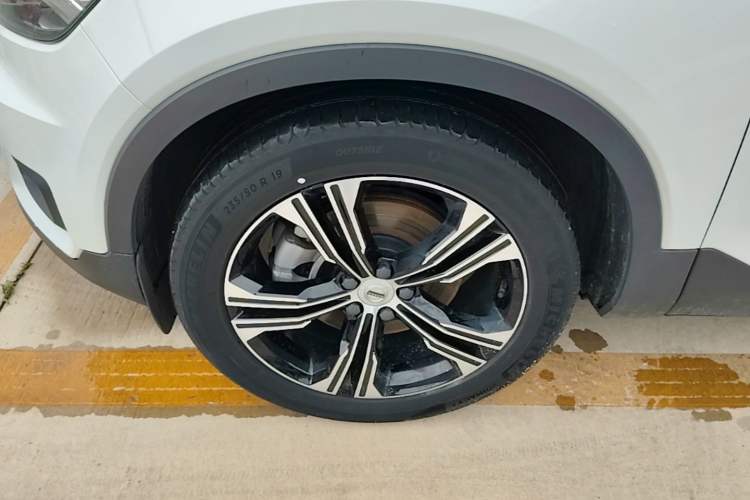 Used Volvo XC40 2020 T4 Four-Wheel Drive Smart Luxury Edition Left Front Wheel Hub