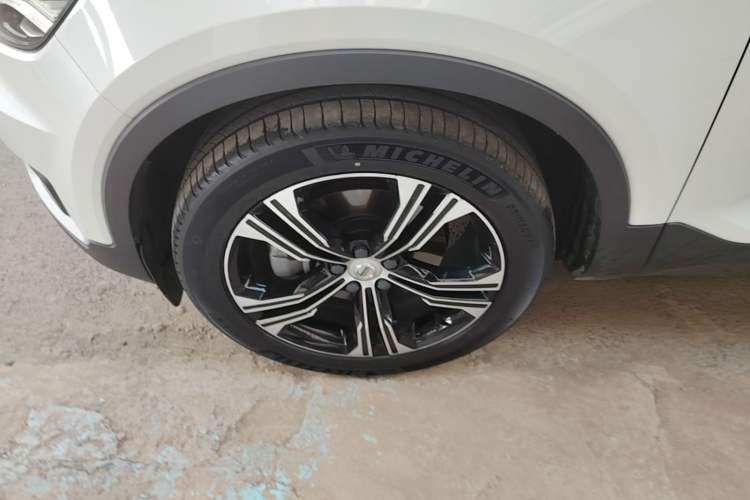 Used Volvo XC40 2020 T4 Four-Wheel Drive Smart Luxury Edition Left Front Wheel Hub