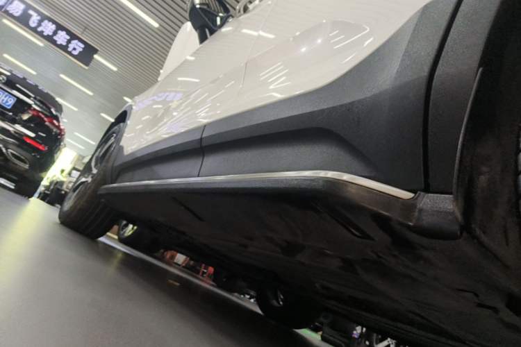Used Volvo XC40 2020 T4 Four-Wheel Drive Smart & Sporty Edition Left Side Sill