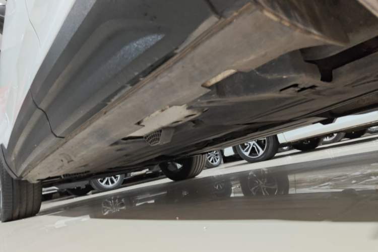 Used Volvo XC40 2020 T4 4x4 Smart Luxury Sport Edition Left Side Sill
