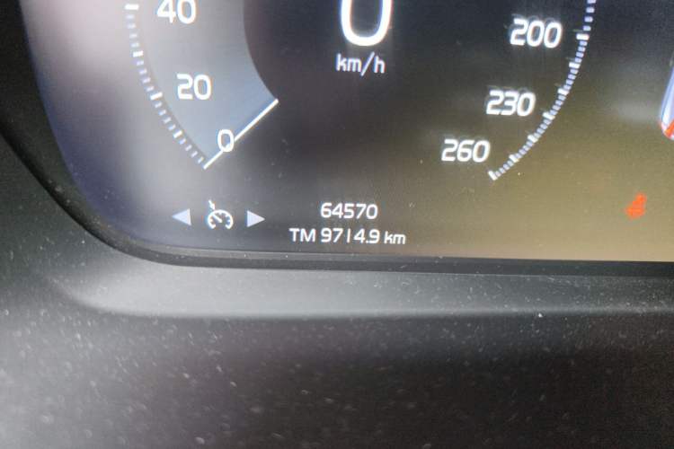 Used Volvo XC40 2020 T3 Smart & Stylish Edition Odometer Close Up