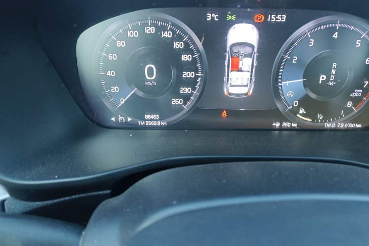 Used Volvo XC40 2020 T3 Smart & Stylish Edition Odometer Close Up