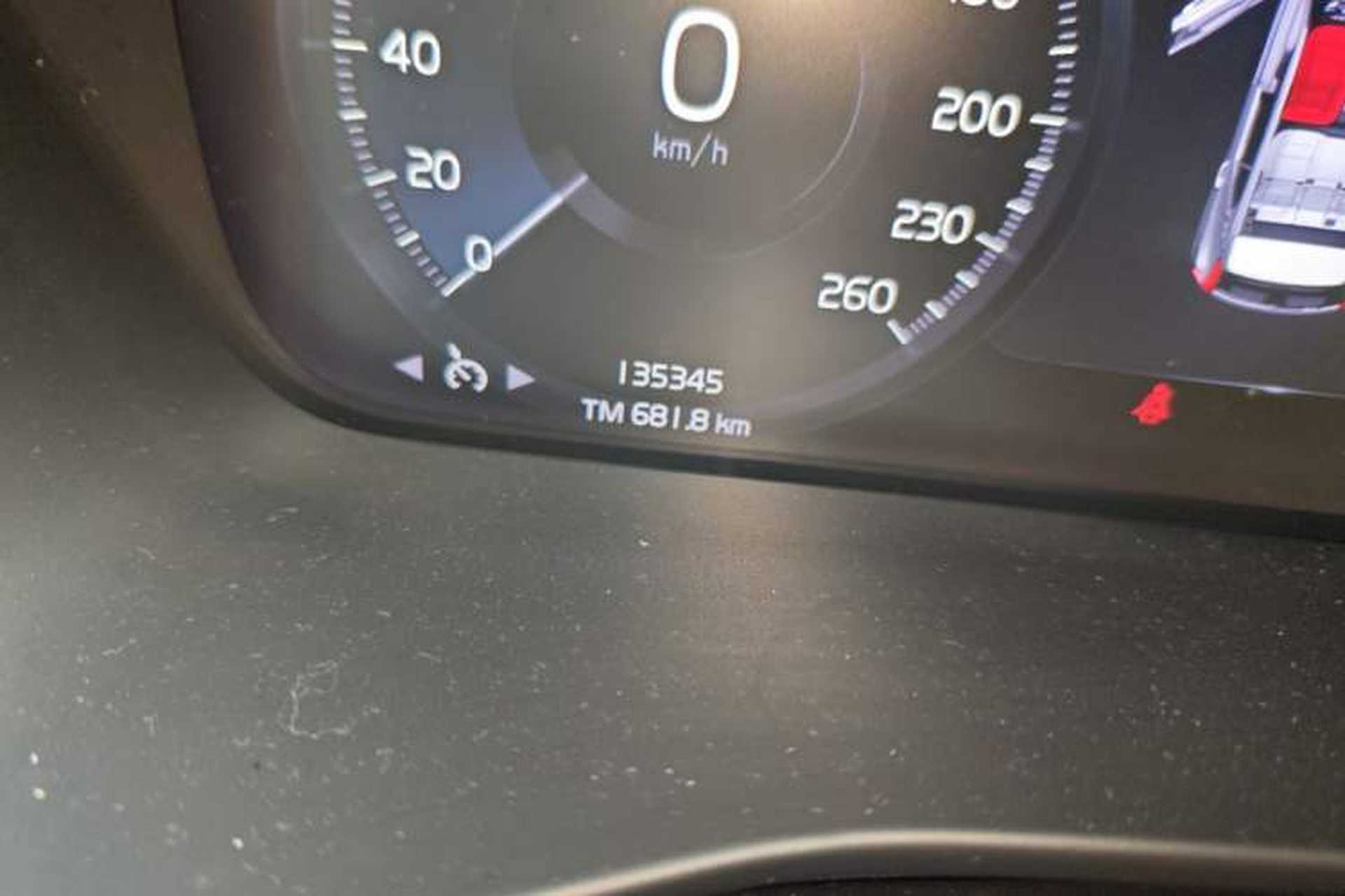 Used Volvo XC40 2020 T3 Smart & Stylish Edition Odometer Close Up