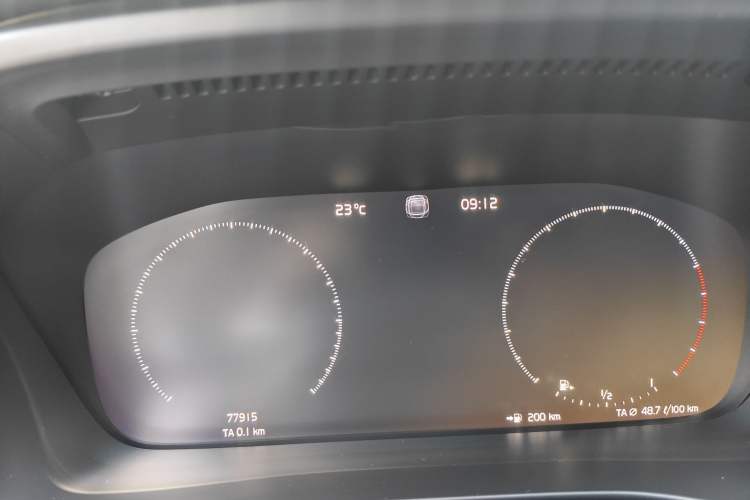 Used Volvo XC40 2020 T3 Smart & Stylish Edition Odometer Close Up