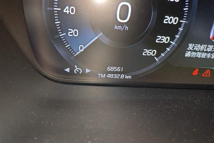 Used Volvo XC40 2020 T3 Smart & Stylish Edition Odometer Close Up